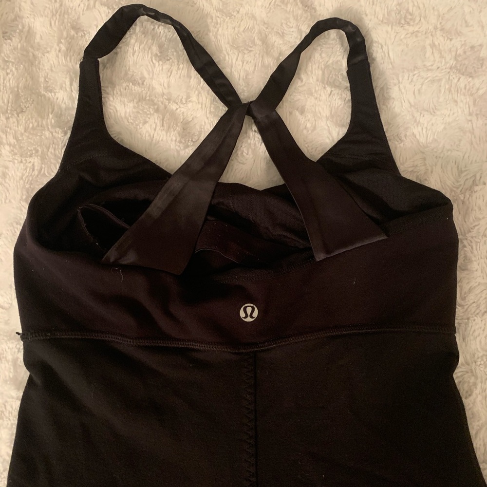Lululemon black work out top